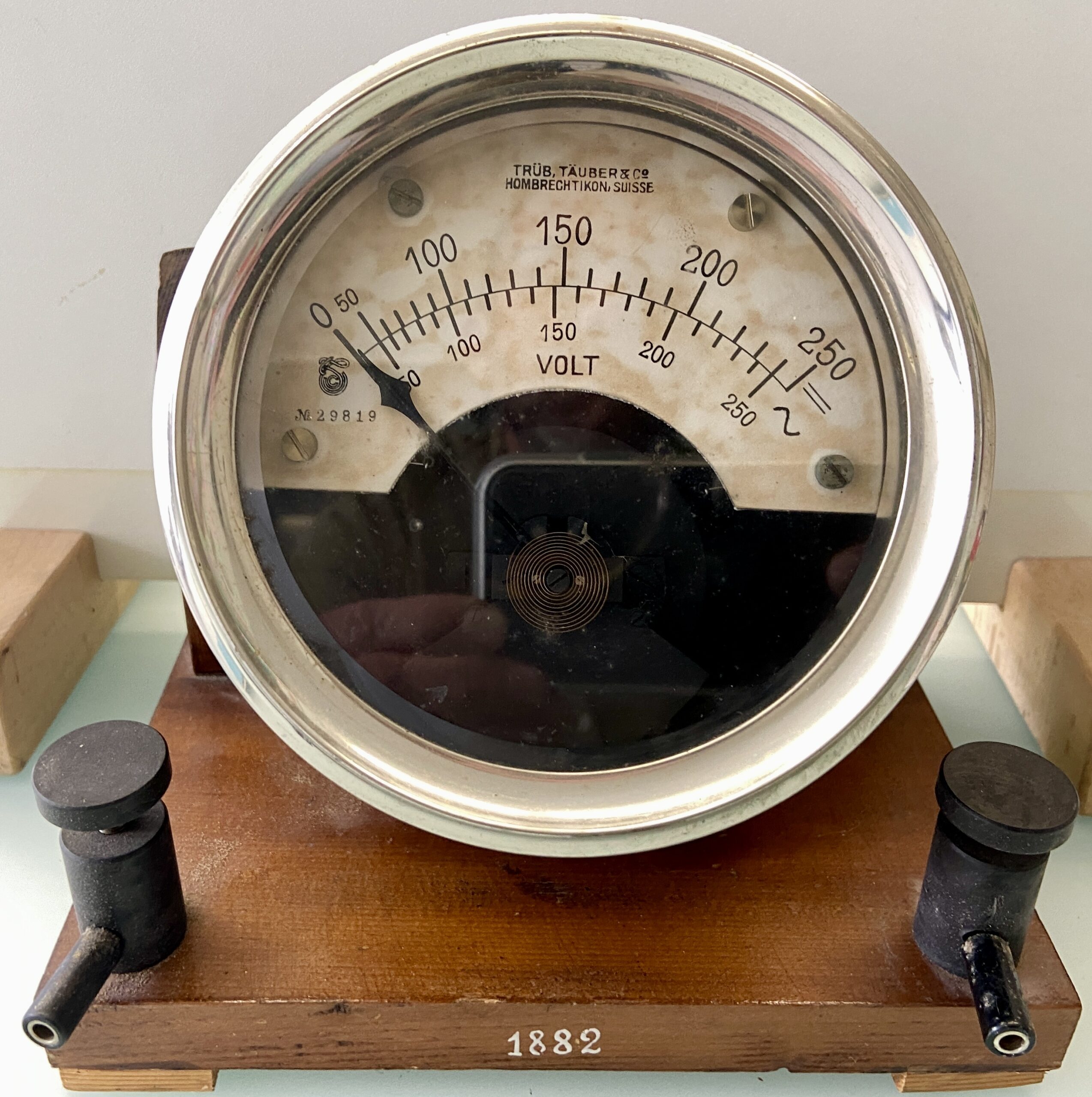 antikes Volt-Meter; TRÜB, TÄUBER&Co, Hombrechtikon, Suisse