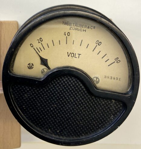 altes Volt-Meter; TRÜB, TÄUBER&Co, Hombrechtikon, Suisse